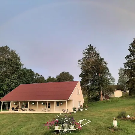 Otsa Puhkemaja Dom wakacyjny *