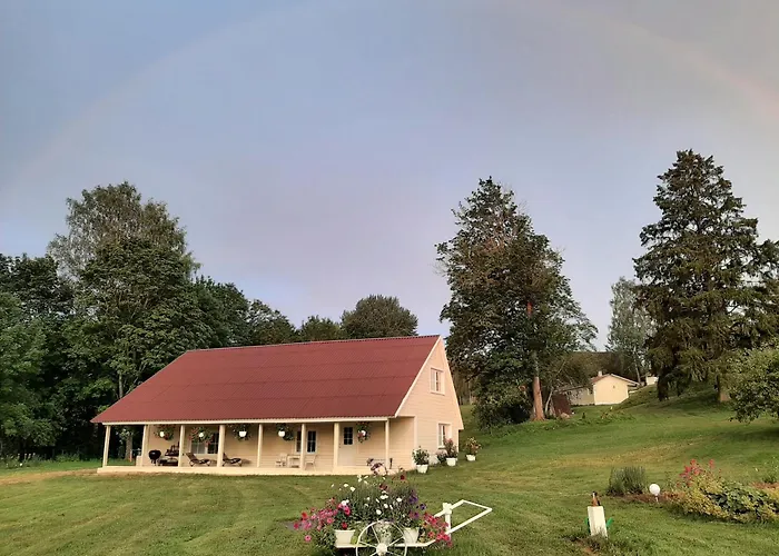 Otsa Puhkemaja Dom wakacyjny *